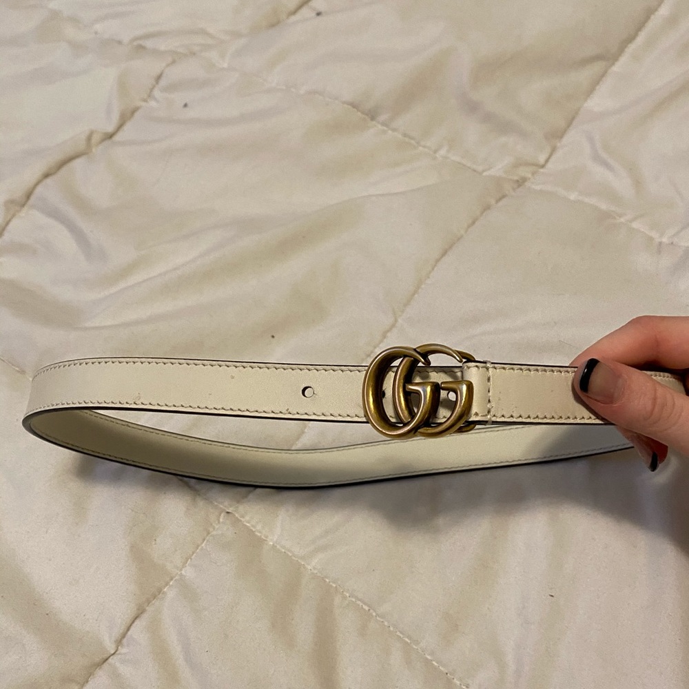 Gucci skinny belt size 70